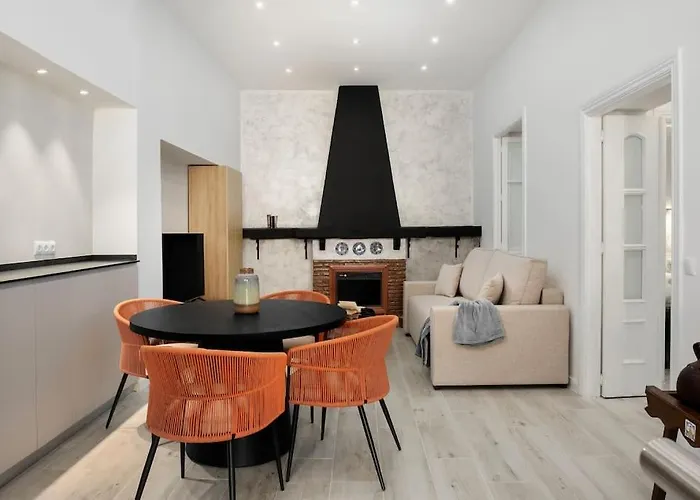 Modern 1-bed With Wi-fi * توريمولينوس